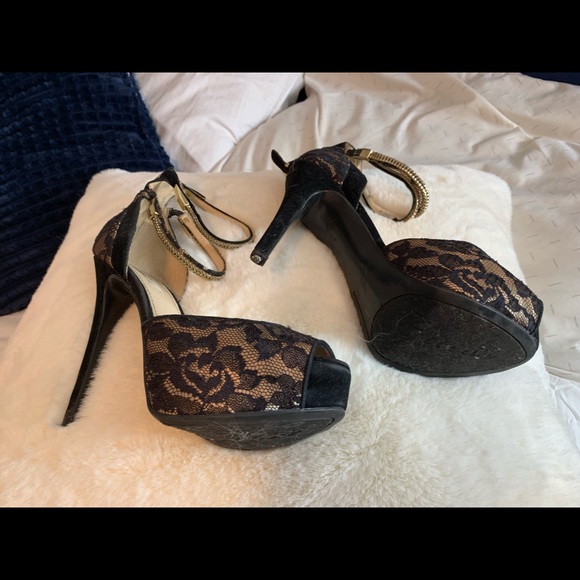 Heels - Picture 3 of 3